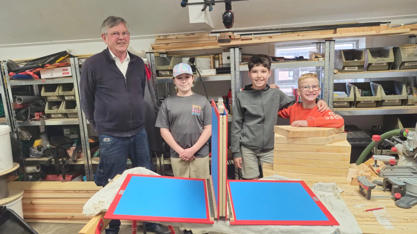 Meskerbord gemaakt voor een school